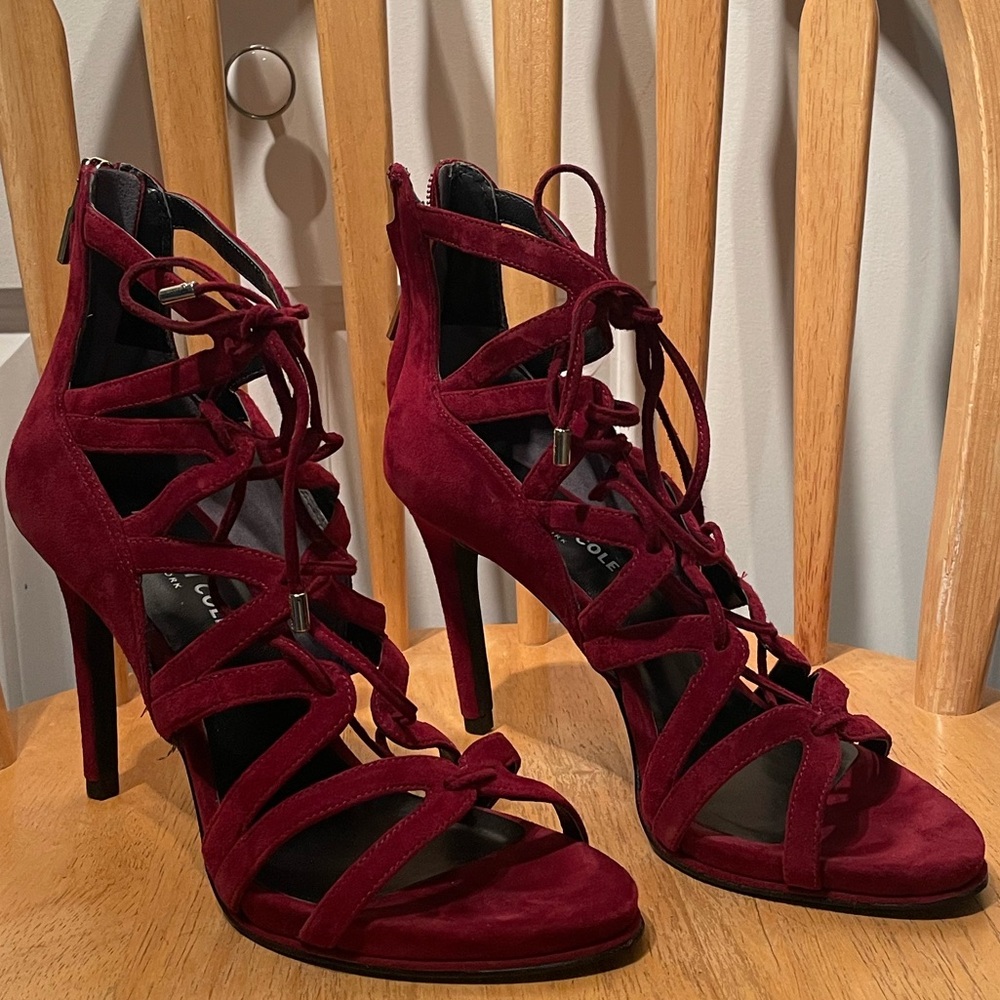 Beautiful Burgundy Kenneth Cole shoes